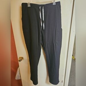 Figs Yola Scrub Pants in Black Large. Good condition. Only wore a couple of time